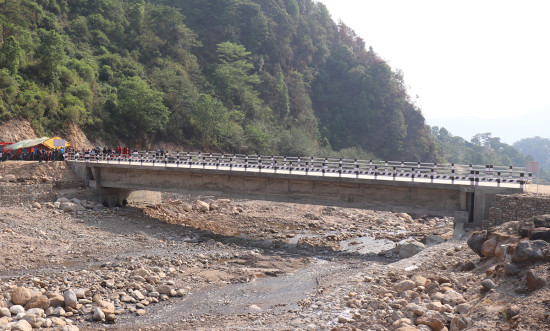 दाङमा एकैपटक नौ पुल निर्माण